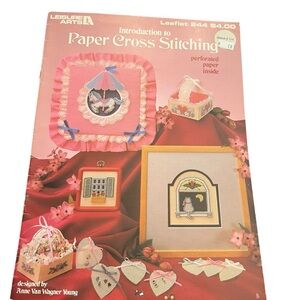 Introduction to Paper Cross Stitching Leisure Arts‎ 244 Crafts Cats Florals